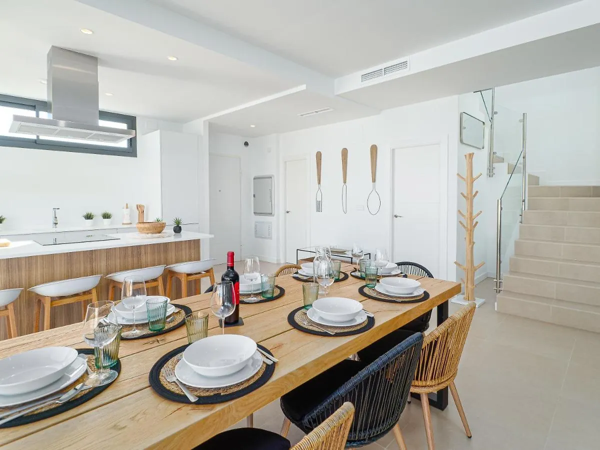 מנילבה Villa Moderne Proche De La Mer ספרד